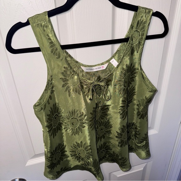 Y2K Victoria's Secret Satin Floral Tank - Picture 4 of 13